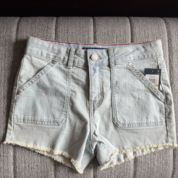 NWT Tommy Hilfiger girls size 12 light wash denim shorts - Picture 1 of 6
